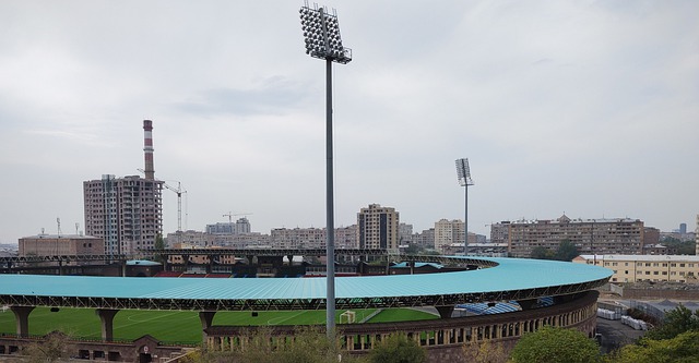 他们争夺更 他们争夺更